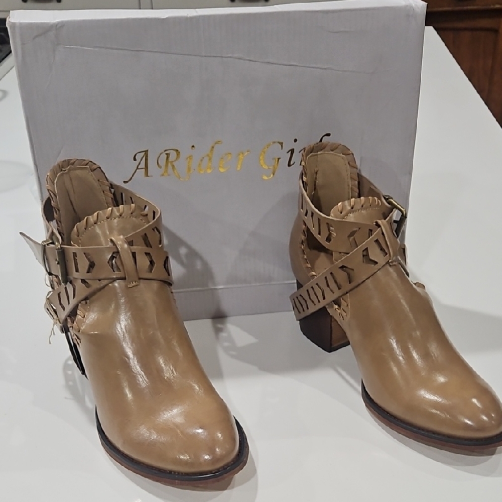 A Rider Girl Tan Leather Heeled Ankle Boots